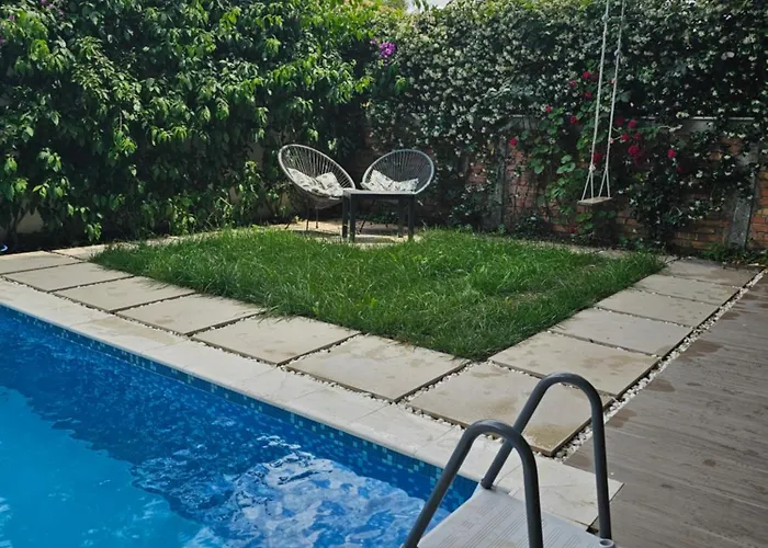 Stylish Two Bedroom House With Private Pool